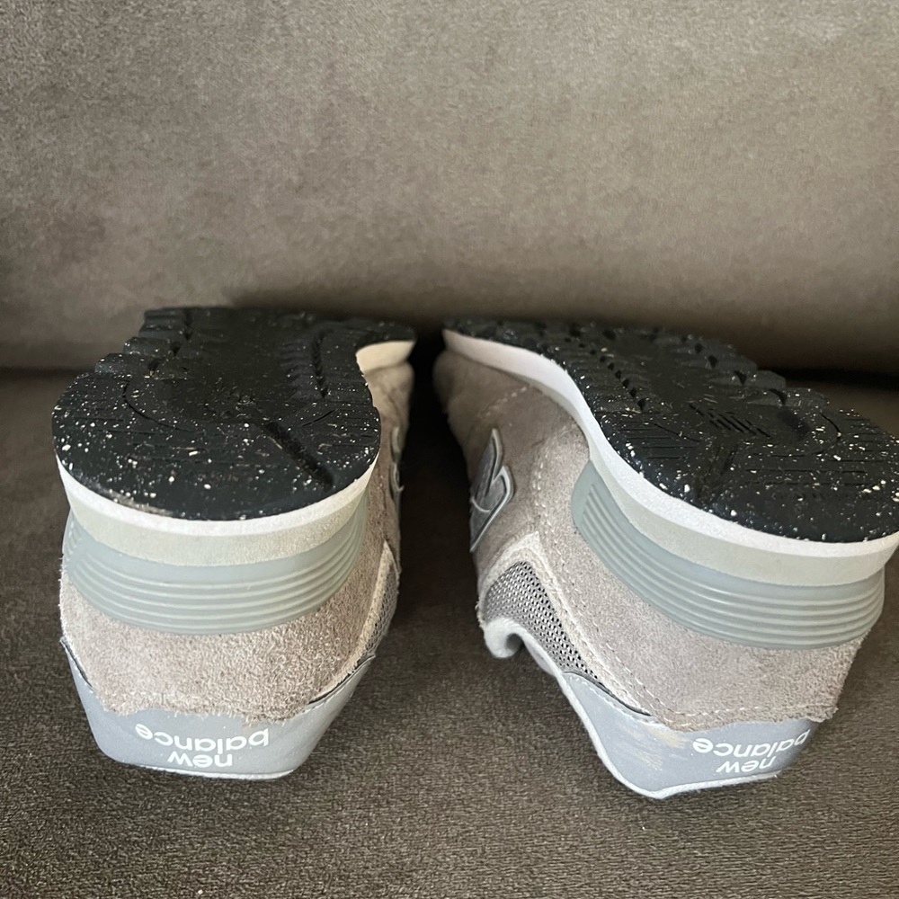 New Balance Kids 574 Velcro Sneakers in Taupe and White - Picture 7 of 7